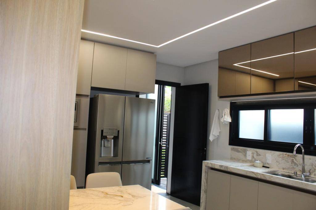 Casa à venda com 4 quartos, 269m² - Foto 32