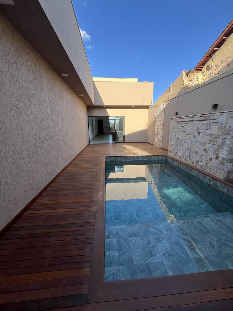 Casa à venda com 3 quartos, 200m² - Foto 33