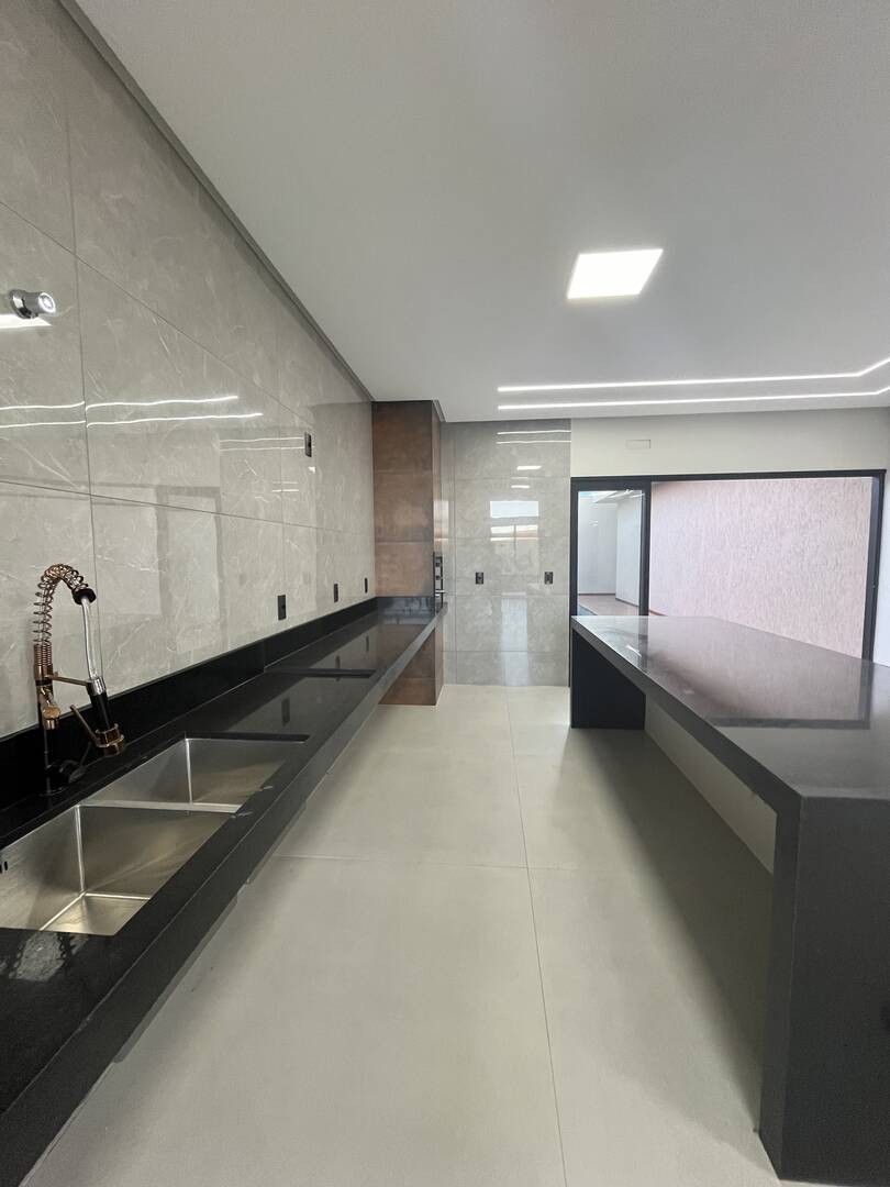 Casa à venda com 3 quartos, 200m² - Foto 48