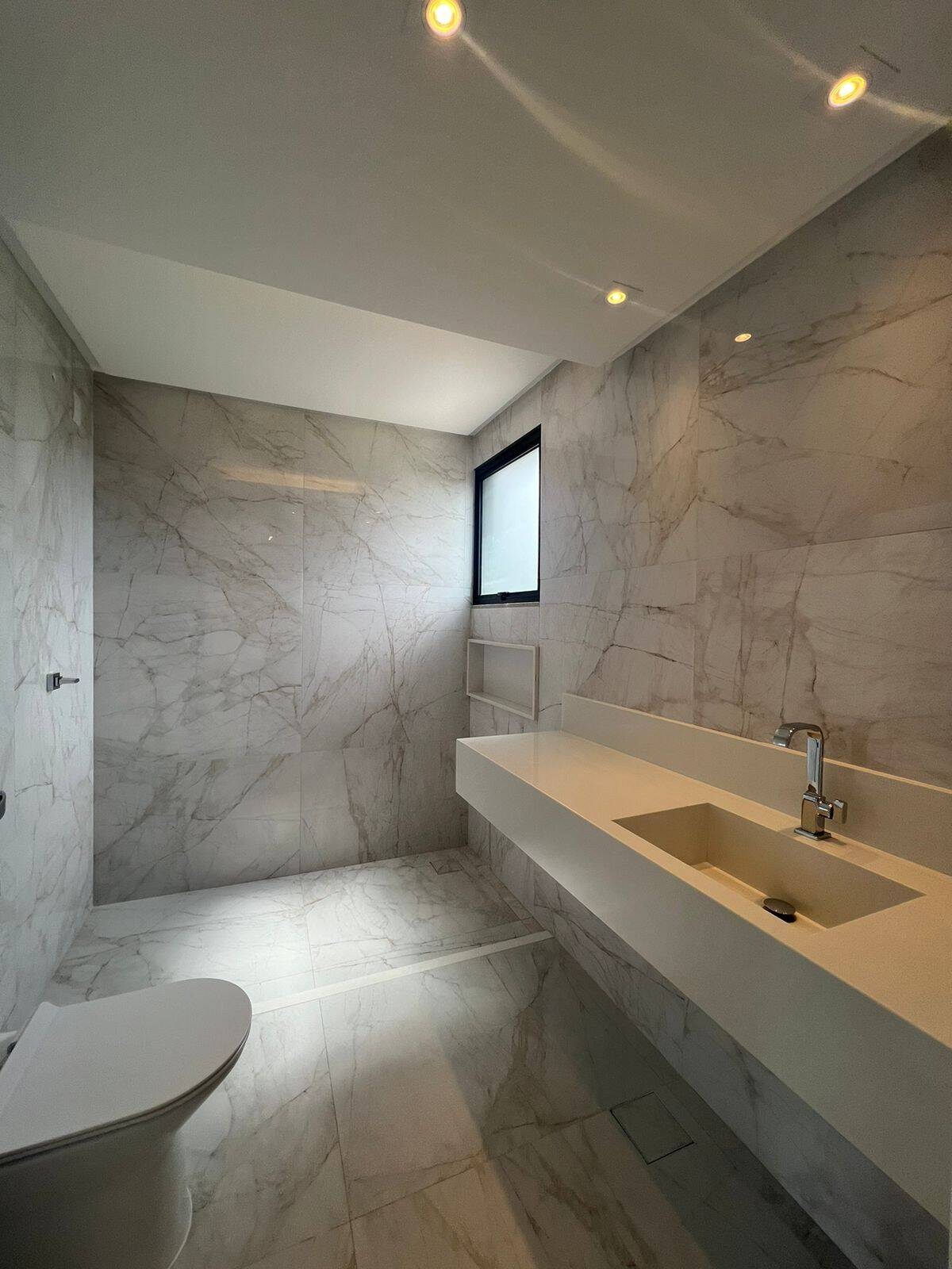 Casa à venda com 3 quartos, 254m² - Foto 9