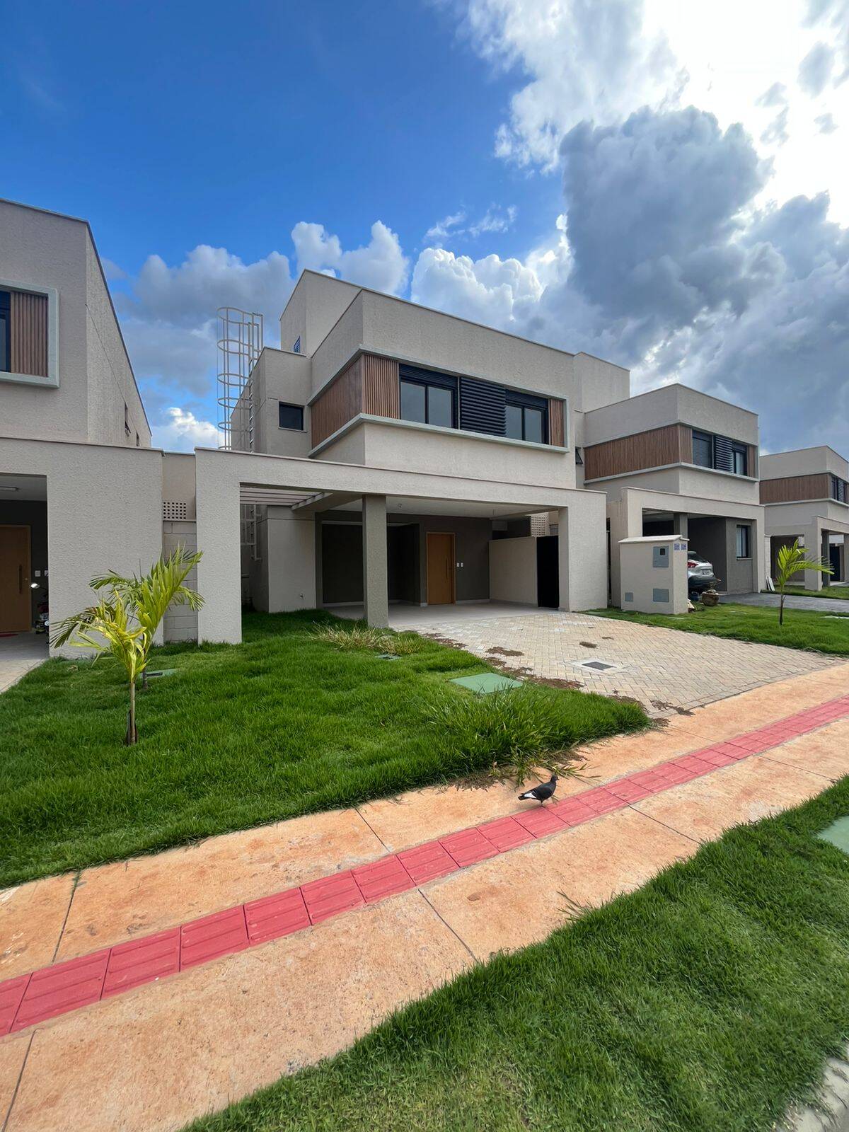 Casa à venda com 4 quartos, 181m² - Foto 2