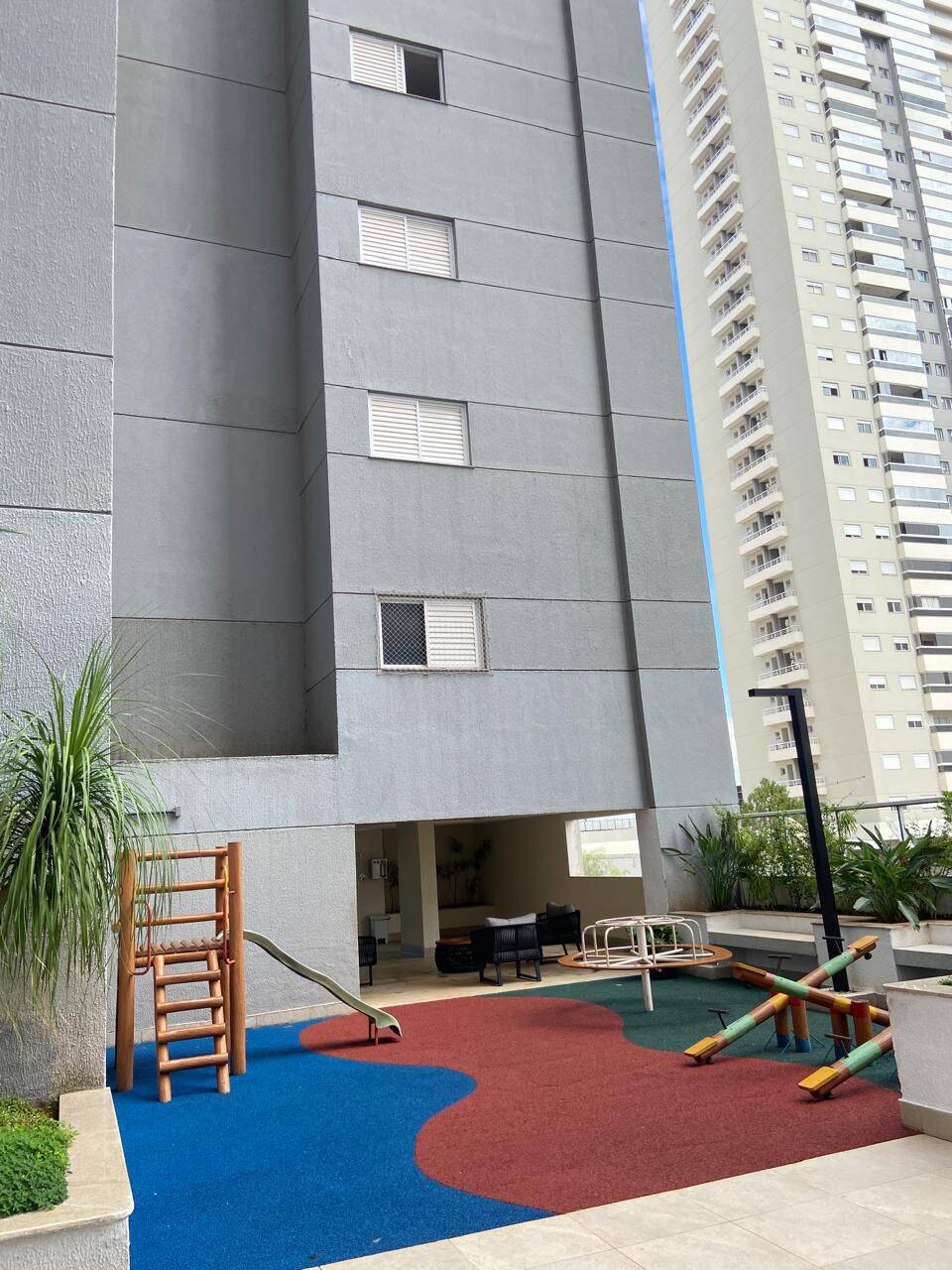 Apartamento para alugar com 3 quartos, 111m² - Foto 1