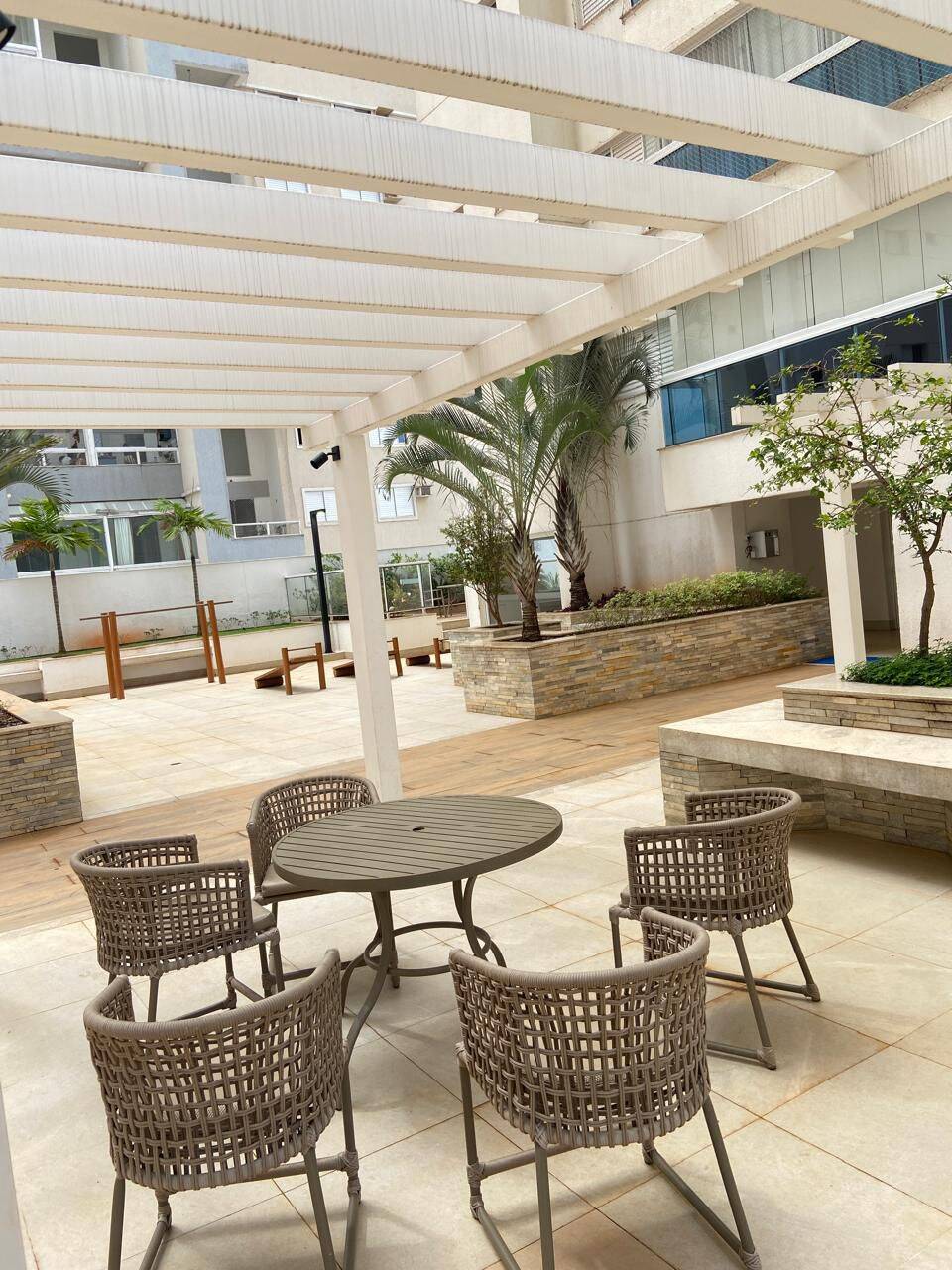 Apartamento para alugar com 3 quartos, 111m² - Foto 3