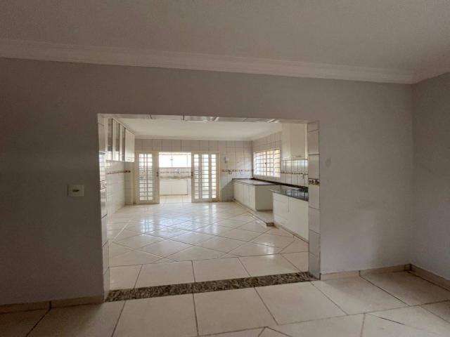 Casa para Venda em Aparecida de Goiânia - 4