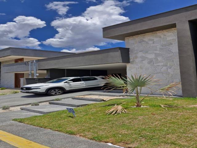 #240 - Casa para Venda em Senador Canedo - GO